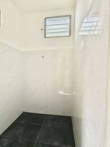Rumah Teres 2 Tingkat untuk Dijual di Taman Yayasan (Segamat) - Marcus Tey - Bathroom - PropertyGuru.com.my