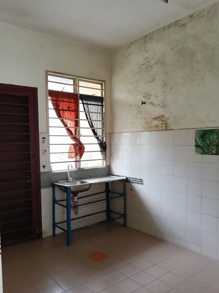 Taman Ukay Bistari untuk Untuk Dijual - RM 780,000, Mac 2026 - Kitchen - PropertyGuru.com.my