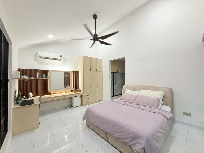 Bungalow for Sale in Puncak Bestari (Puncak Alam) - Ali Idris - Bedroom - PropertyGuru.com.my