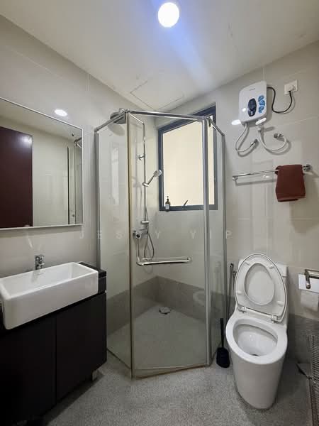 Condominium for Rent at Kings Bay @ Country Garden Danga Bay - Jessy Yip - Bathroom - PropertyGuru.com.my