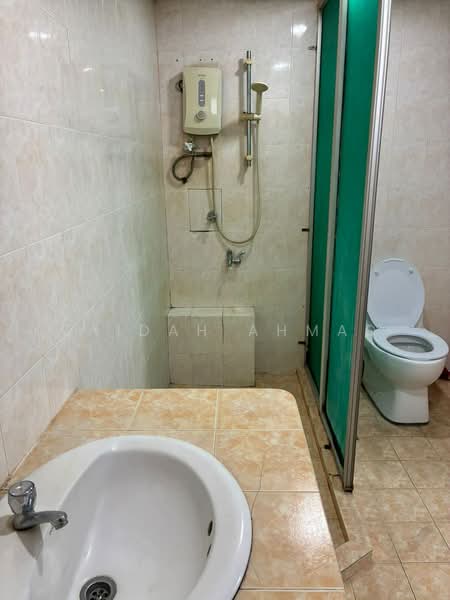 Condominium for Sale at Bougainvilla Condominium, Bukit Bintang - Zaidah Ahmad - Bathroom - PropertyGuru.com.my