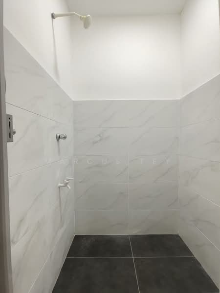 Taman Muhibbah Simpang Renggam untuk Untuk Dijual - RM 229,000, Apr 2026 - Bathroom - PropertyGuru.com.my