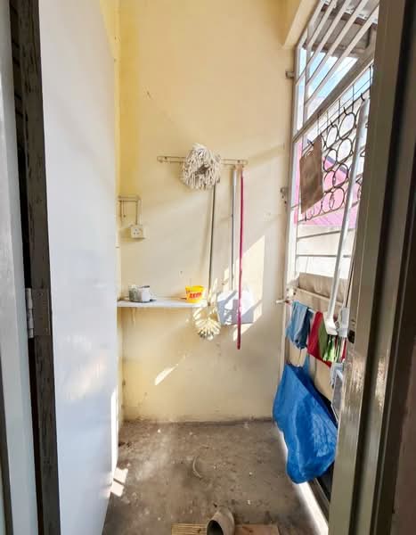 2-storey Terraced House for Sale in Taman Putra Perdana (Puchong) - Mohd Khairul Amilin - Balcony - PropertyGuru.com.my