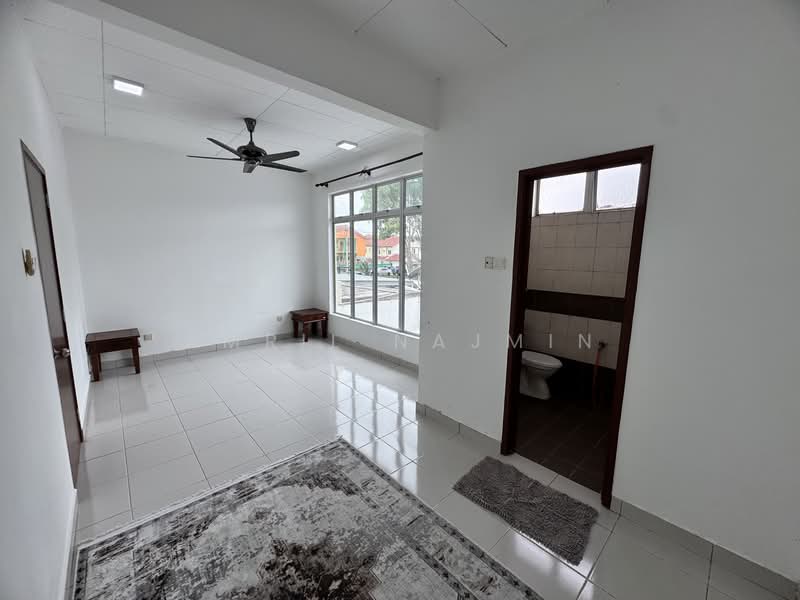 Pelangi Semenyih 2 (Phase 3) untuk Untuk Dijual - RM 420,000, Apr 2026 - Living Room - PropertyGuru.com.my