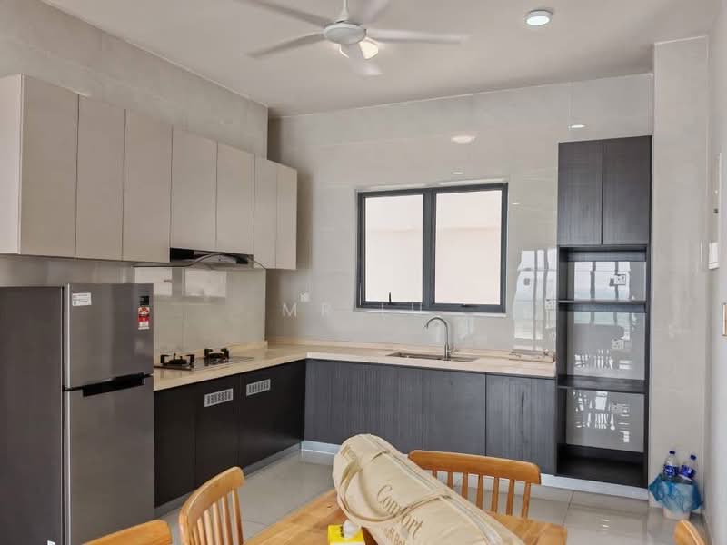 Condominium for Rent at Royal Strand @ Country Garden Danga Bay - Mr Lu - Kitchen - PropertyGuru.com.my