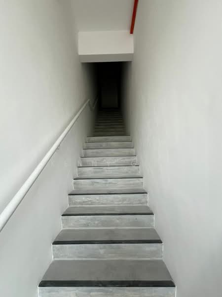 Shop / Office for Rent in Dengkil (Selangor) - Kenny Gan - Corridor - PropertyGuru.com.my