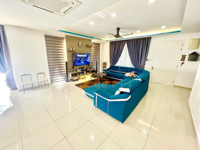 Bandar Sri Sendayan untuk Untuk Dijual - RM 1,030,000, Apr 2026 - Living Room - PropertyGuru.com.my