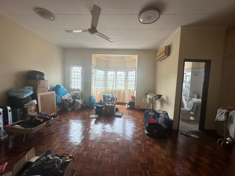 2-storey Terraced House for Sale in Usj 16 (Subang Jaya) - Ronald Khoo - Living Room - PropertyGuru.com.my