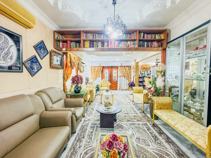 2-storey Terraced House for Sale in SS19 (Subang Jaya) - Ali Idris - Living Room - PropertyGuru.com.my