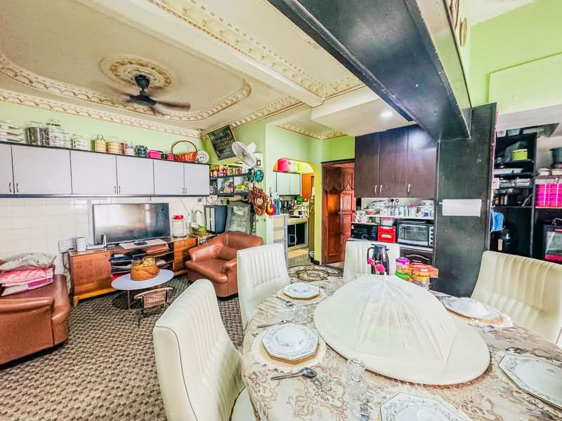 2-storey Terraced House for Sale in SS19 (Subang Jaya) - Ali Idris - Living Room - PropertyGuru.com.my