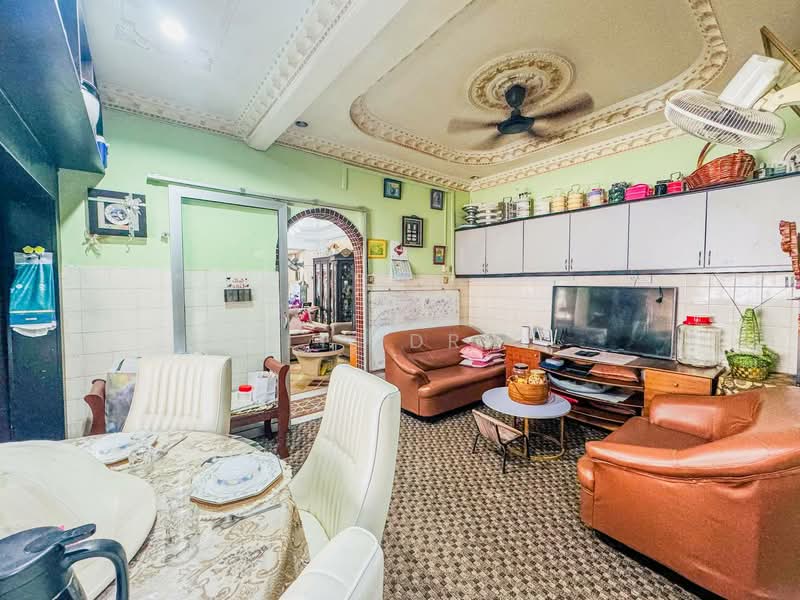 2-storey Terraced House for Sale in SS19 (Subang Jaya) - Ali Idris - Living Room - PropertyGuru.com.my