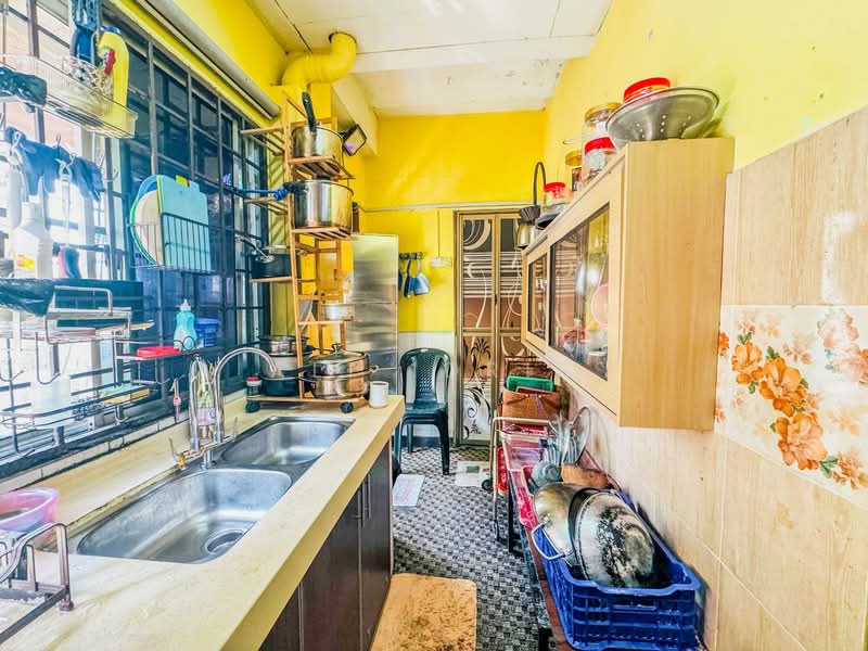 2-storey Terraced House for Sale in SS19 (Subang Jaya) - Ali Idris - Kitchen - PropertyGuru.com.my