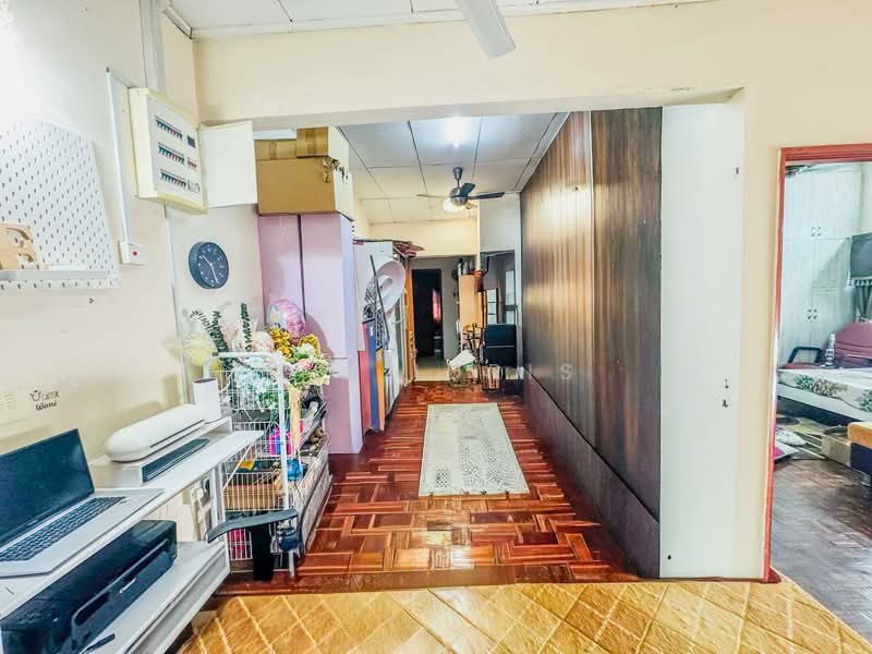 2-storey Terraced House for Sale in SS19 (Subang Jaya) - Ali Idris - Interior - PropertyGuru.com.my