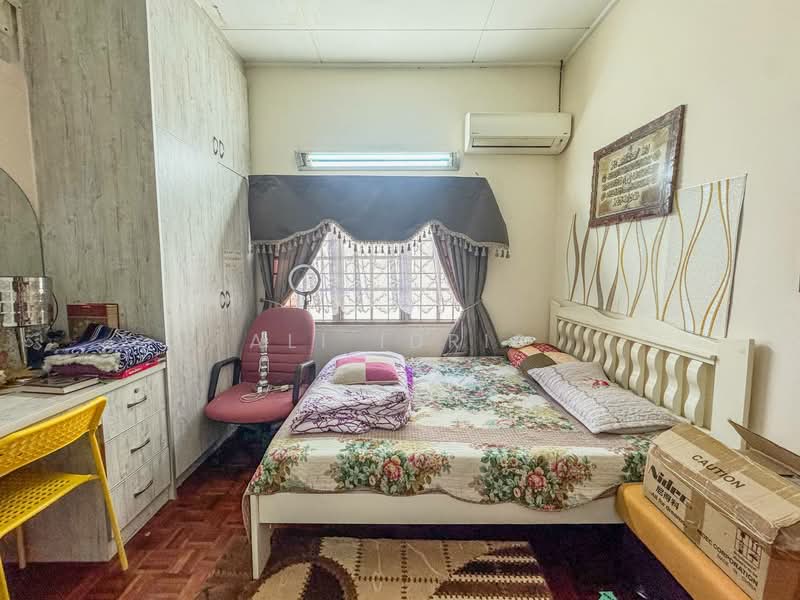 2-storey Terraced House for Sale in SS19 (Subang Jaya) - Ali Idris - Bedroom - PropertyGuru.com.my