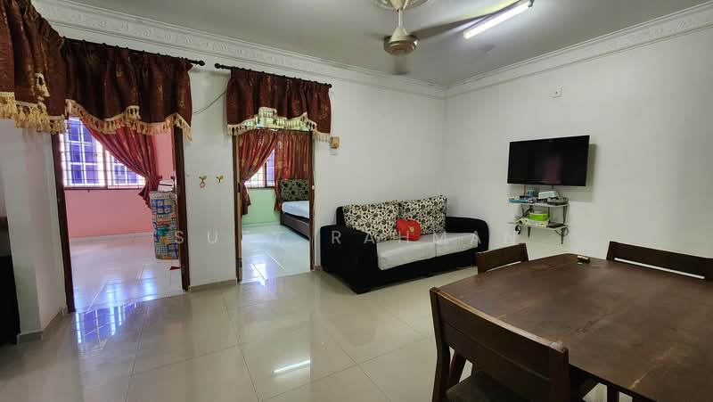 Rumah Flat untuk Dijual di Kelumpuk Bambu - Suzy Rahman - Living Room - PropertyGuru.com.my