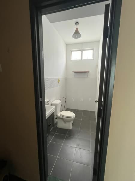 Shop / Office for Rent in Johor Bahru (Johor) - Roy Yap - Bathroom - PropertyGuru.com.my
