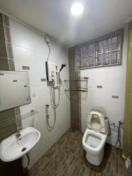 Apartment for Sale at Impian Senibong Residences - Kengy Chan - Bathroom - PropertyGuru.com.my
