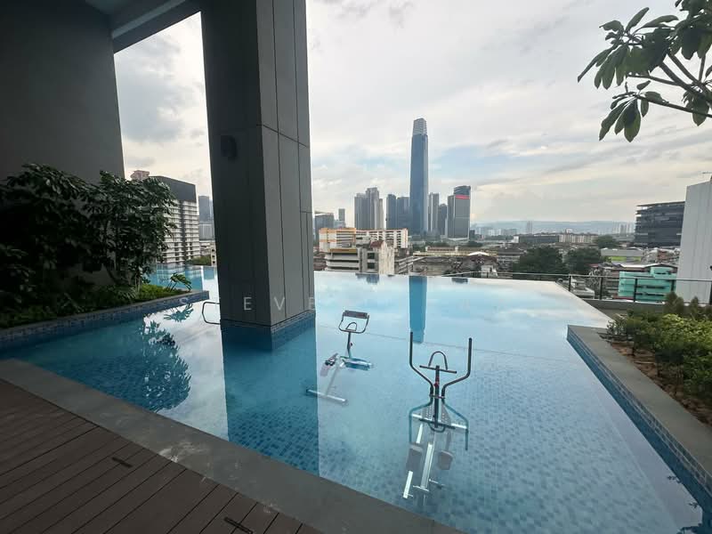 Skyline KL untuk Untuk Disewa - RM 3,500 /bulan, Mac 2026 - Pool - PropertyGuru.com.my