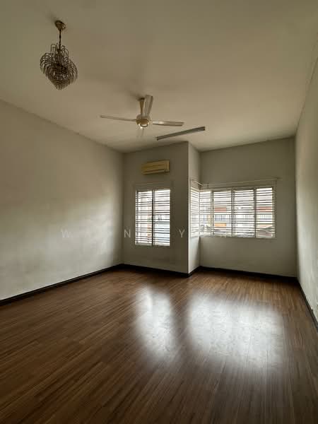 2-storey Terraced House for Sale in Denai Alam (Shah Alam) - Wayne Yong - Living Room - PropertyGuru.com.my