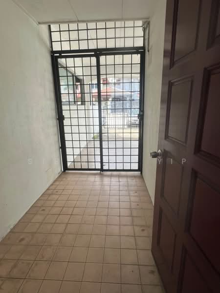 2-storey Terraced House for Sale in Bandar Kinrara Seksyen 1 (Bandar Kinrara) - Stephanie YIP - Entrance - PropertyGuru.com.my