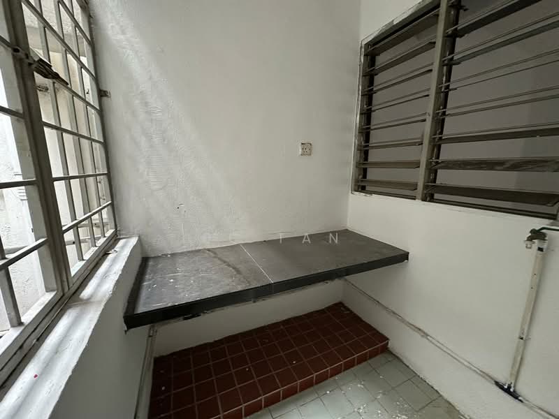Apartment for Sale at Sri Jinjang - BC TAN - Balcony - PropertyGuru.com.my
