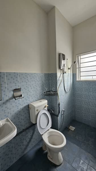 Townhouse for Rent in Taman Saujana Suria (Kajang) - Joyce Tiong - Bathroom - PropertyGuru.com.my