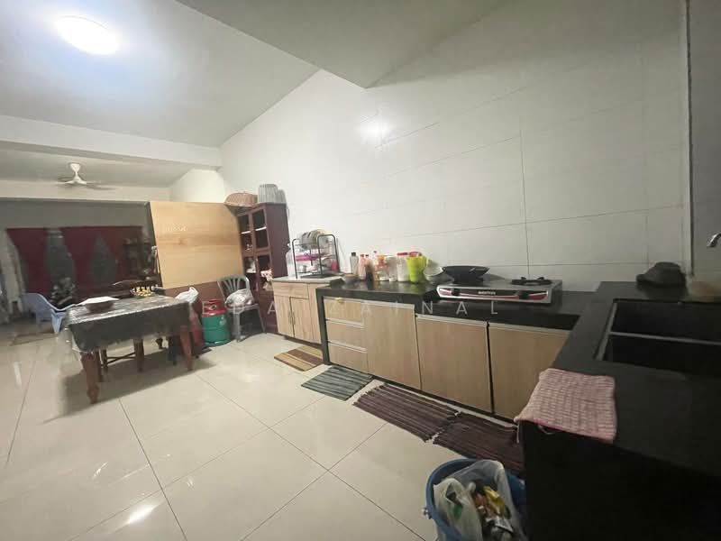 Seksyen 30 untuk Untuk Dijual - RM 650,000, Mac 2026 - Kitchen - PropertyGuru.com.my
