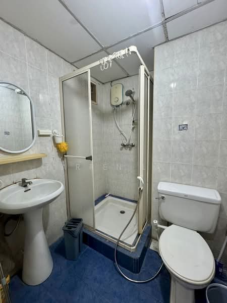 Gold Coast Resort Condominium untuk Untuk Disewa - RM 2,000 /bulan, Mac 2026 - Bathroom - PropertyGuru.com.my