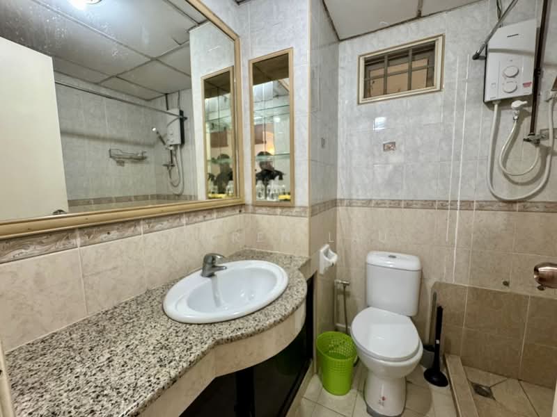 Gold Coast Resort Condominium untuk Untuk Disewa - RM 2,000 /bulan, Mac 2026 - Bathroom - PropertyGuru.com.my