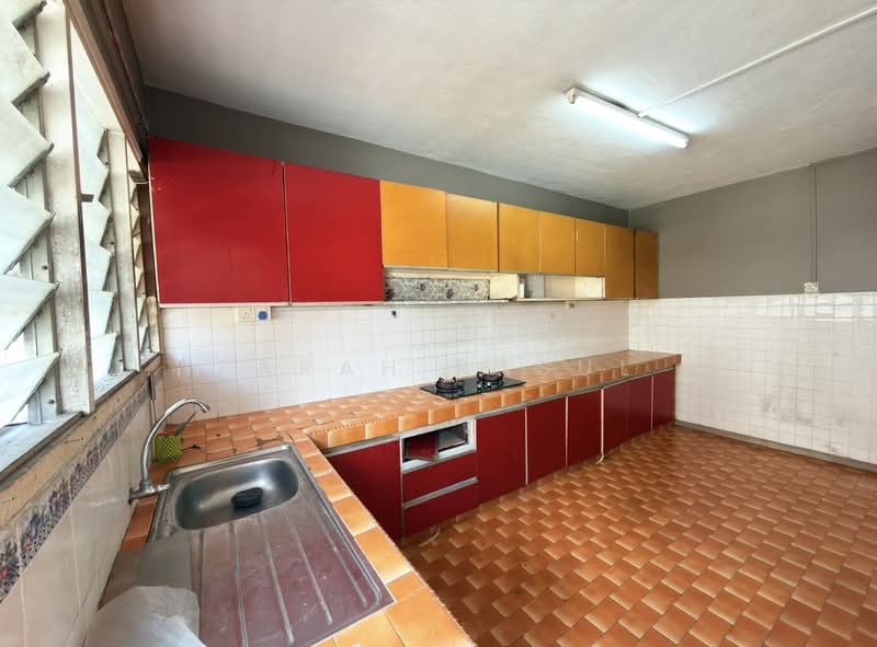 2-storey Terraced House for Sale in Shah Alam (Selangor) - Farah Rasul - Kitchen - PropertyGuru.com.my