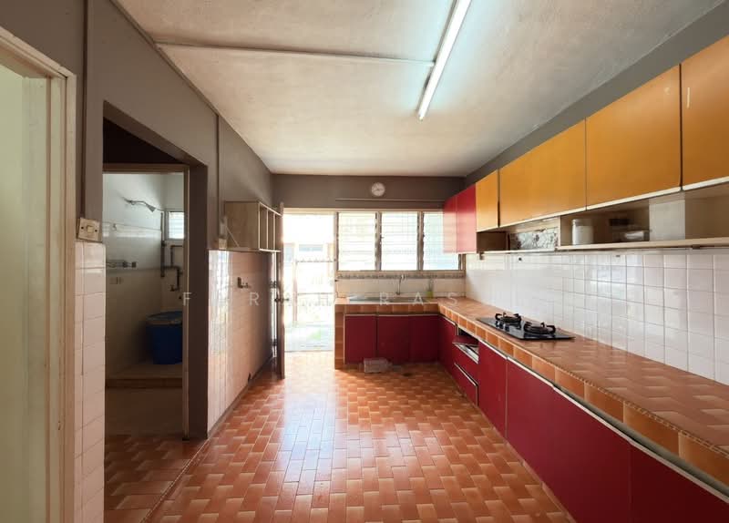 2-storey Terraced House for Sale in Shah Alam (Selangor) - Farah Rasul - Kitchen - PropertyGuru.com.my