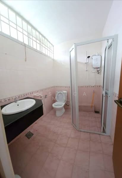 Taman Pelangi untuk Untuk Disewa - RM 3,500 /bulan, Mac 2026 - Bathroom - PropertyGuru.com.my