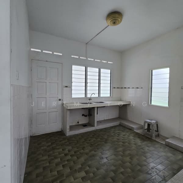 Bungalow for Sale in Taman Cheras (Cheras) - Jeremy Yong - Kitchen - PropertyGuru.com.my