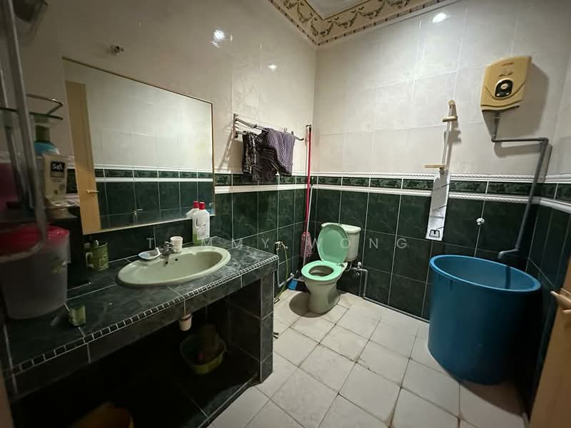 Taman Rakan untuk Untuk Dijual - RM 608,000, Mac 2026 - Bathroom - PropertyGuru.com.my