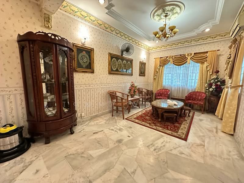 Taman Rakan untuk Untuk Dijual - RM 608,000, Mac 2026 - Living Room - PropertyGuru.com.my