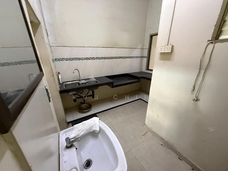 Kampung Baru Saleng untuk Untuk Dijual - RM 368,000, Apr 2026 - Kitchen - PropertyGuru.com.my