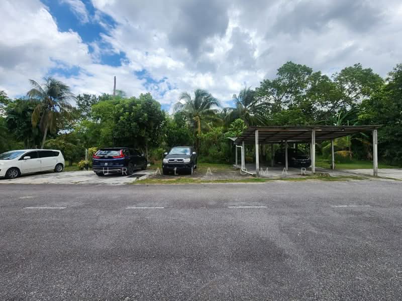 2-storey Terraced House for Sale in Seksyen 19 (Shah Alam) - Nur Alia Omar - Car Park - PropertyGuru.com.my