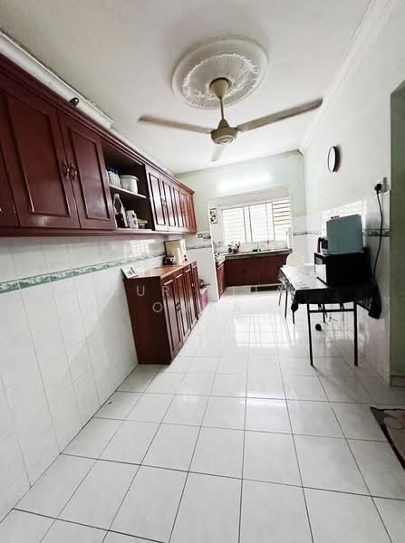 2-storey Terraced House for Sale in Seksyen 19 (Shah Alam) - Nur Alia Omar - Kitchen - PropertyGuru.com.my