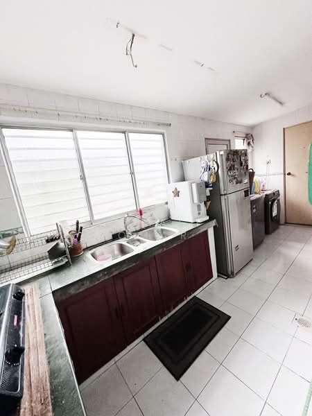 2-storey Terraced House for Sale in Seksyen 19 (Shah Alam) - Nur Alia Omar - Kitchen - PropertyGuru.com.my