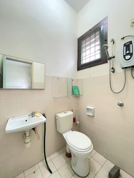 Taman Mount Austin untuk Untuk Disewa - RM 2,000 /bulan, Mac 2026 - Bathroom - PropertyGuru.com.my