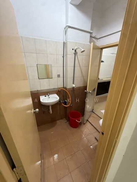 Apartment for Rent at Larkin Indah - Ann Khow - Bathroom - PropertyGuru.com.my