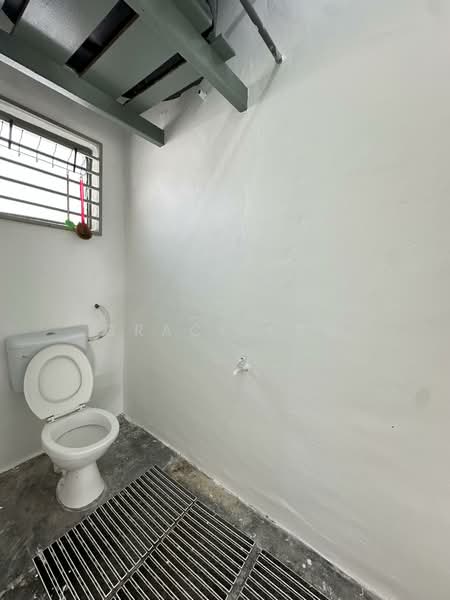 2-storey Terraced House for Sale in Taman Aman (Kluang) - Grace Fan - Bathroom - PropertyGuru.com.my