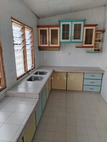 Ipoh gunung rapat renovated extended single storey house for sale untuk Untuk Dijual - RM 265,000, Mac 2026 - Kitchen - PropertyGuru.com.my