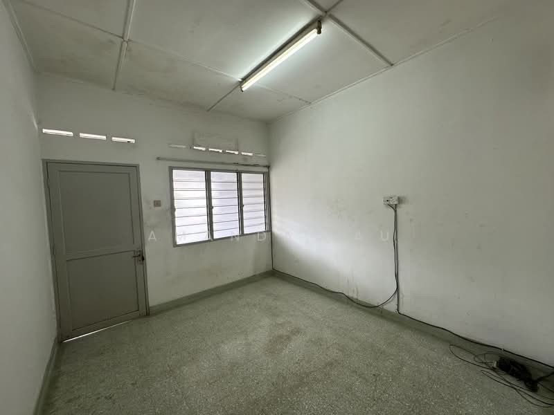 Rumah Teres 2 Tingkat untuk Dijual di Petaling Jaya (Selangor) - Amanda Lau - Master Bedroom (1st Floor) - PropertyGuru.com.my
