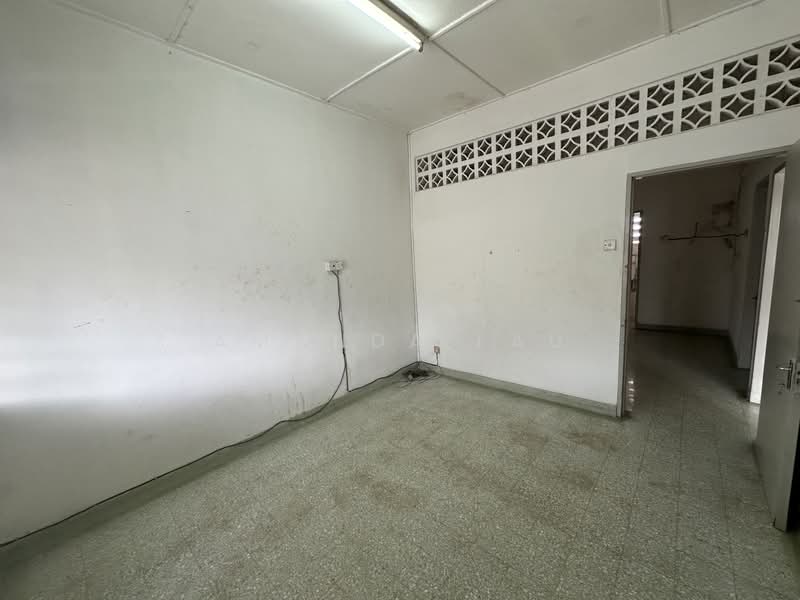 Rumah Teres 2 Tingkat untuk Dijual di Petaling Jaya (Selangor) - Amanda Lau - Master Bedroom (1st Floor) - PropertyGuru.com.my