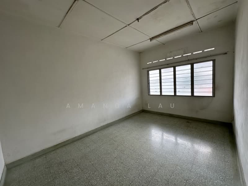 Rumah Teres 2 Tingkat untuk Dijual di Petaling Jaya (Selangor) - Amanda Lau - 2nd Bedroom (1st Floor) - PropertyGuru.com.my