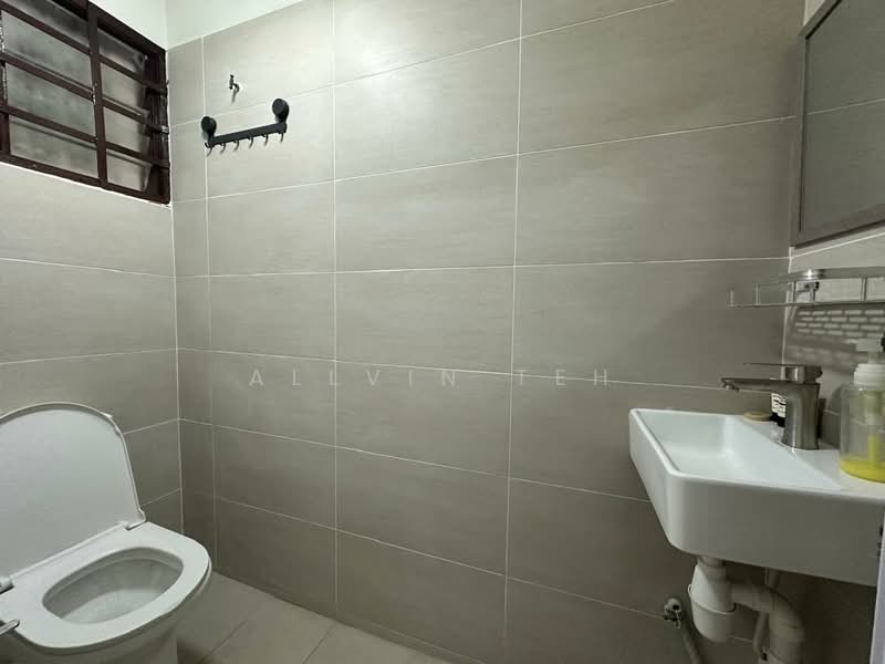 Rumah Teres 2 Tingkat untuk Disewa di PJS 10 - Allvin Teh - Bathroom - PropertyGuru.com.my