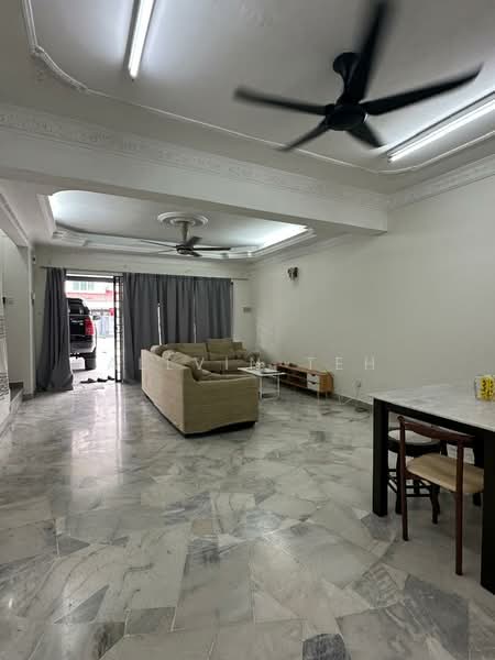 Rumah Teres 2 Tingkat untuk Disewa di PJS 10 - Allvin Teh - Living Room - PropertyGuru.com.my