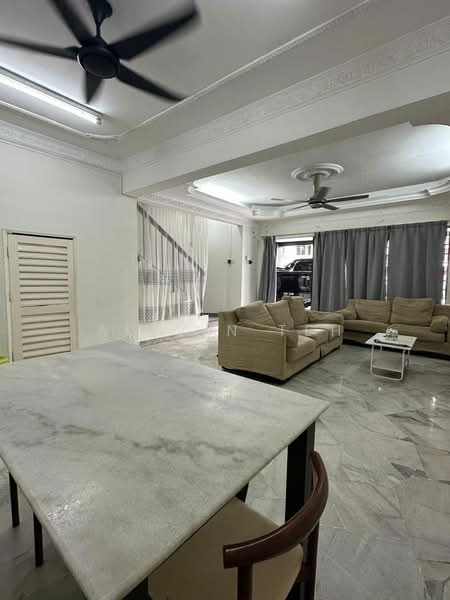 Rumah Teres 2 Tingkat untuk Disewa di PJS 10 - Allvin Teh - Living Room - PropertyGuru.com.my