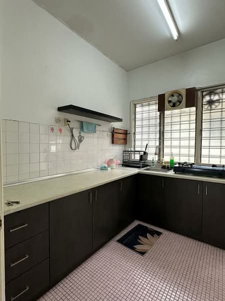 Rumah Teres 2 Tingkat untuk Disewa di PJS 10 - Allvin Teh - Kitchen - PropertyGuru.com.my